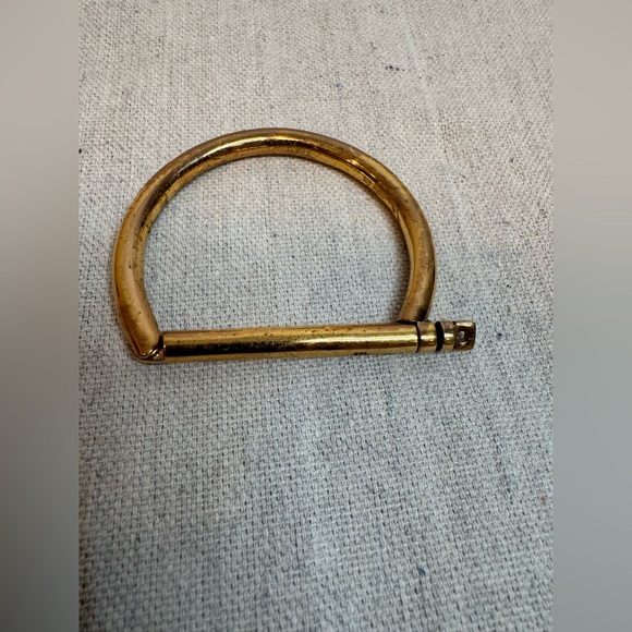 Mainsai rose gold screw plated cuff - Picture 1 of 9